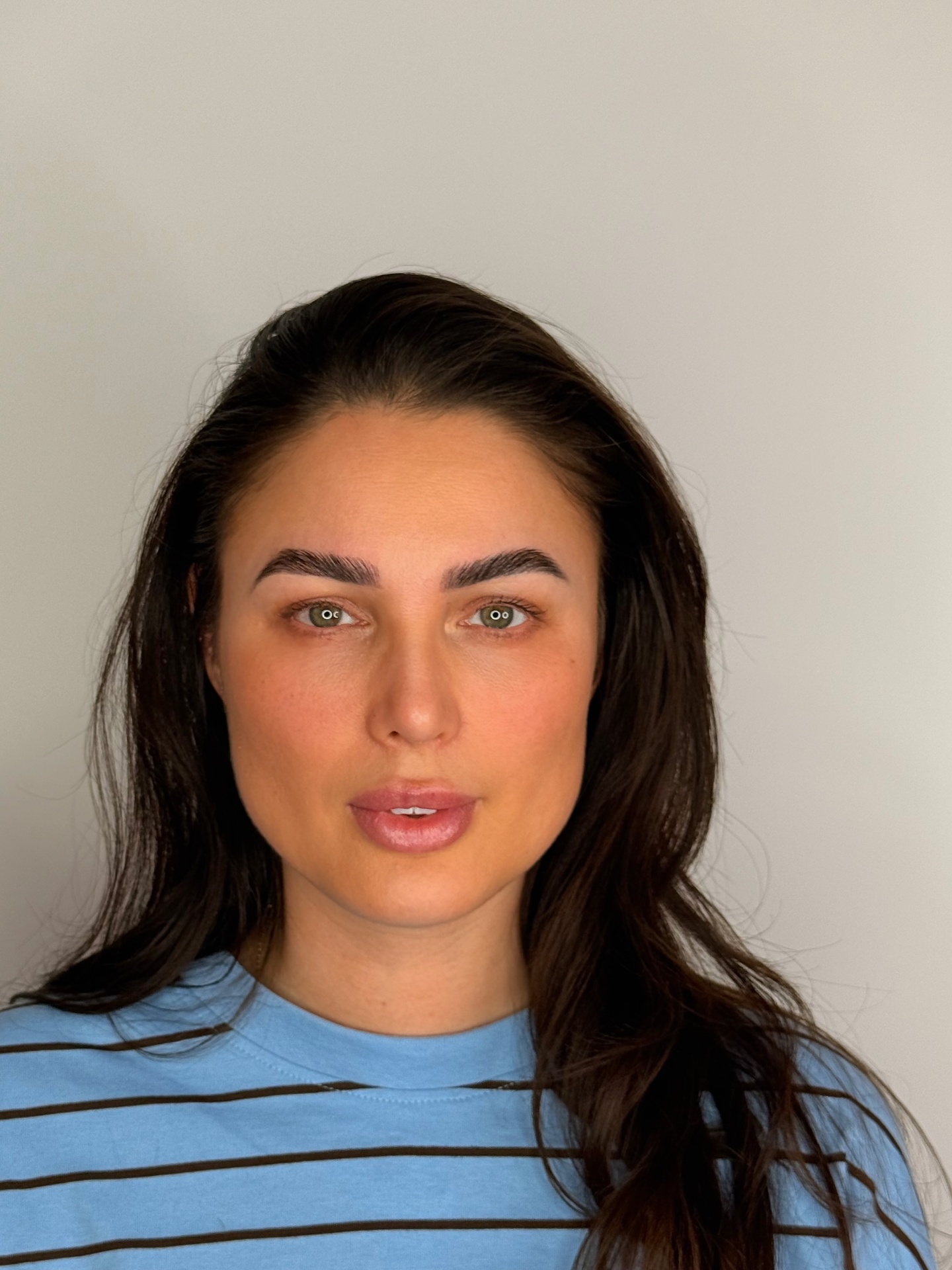 Browlamination resultaat bij HolyShe – volle, gestroomlijnde wenkbrauwen